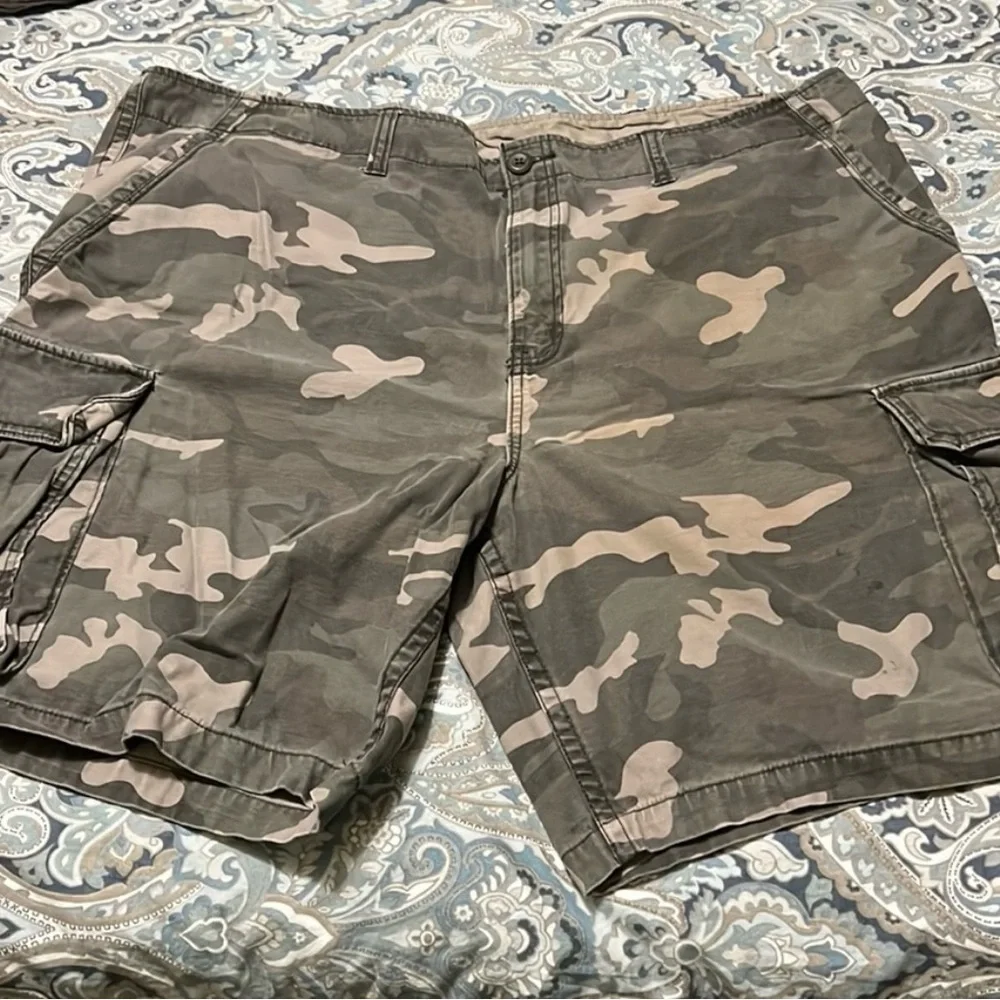 ****** RESERVED for @zandysmama123*******
Men's Camouflage Cargo Shorts - Picture 2 of 3